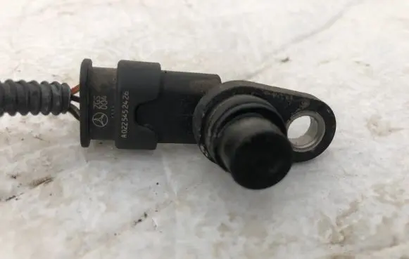 Mercedes-Benz B W246 W242 Camshaft position sensor A2709050400 0232103125