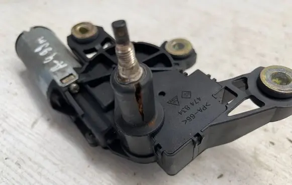 Audi A4 S4 B5 8D Rear window wiper motor 8D9955711