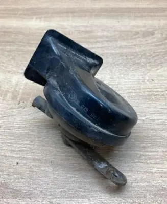 BMW 5 E60 E61 Horn signal 6935988