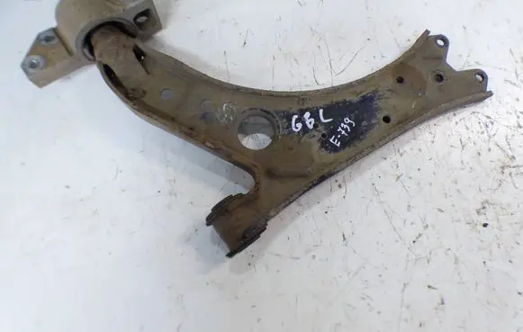 Volkswagen Golf VI Front lower control arm/wishbone 