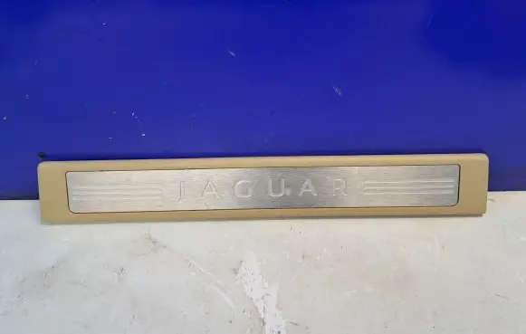 Jaguar XF X250 (A) pillar trim 8X2313201AF