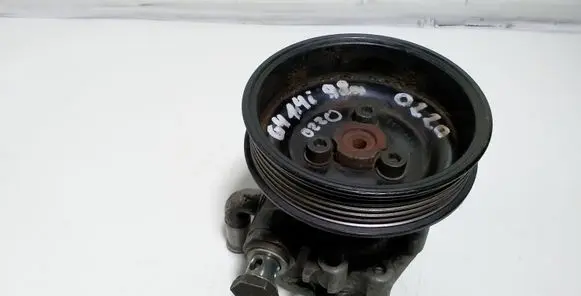 Volkswagen Golf IV Power steering pump 030145269A