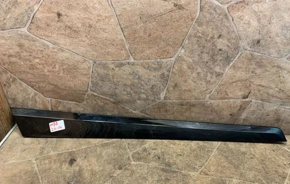 Mercedes-Benz E C207 W207 Front door card panel trim A2077202322