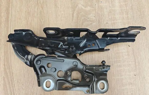 BMW 8 G16 Engine bonnet/hood hinges 7347407