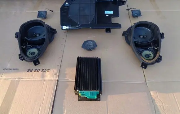 Mercedes-Benz SL R230 Audio system kit A2308200189-MERC A2308200902