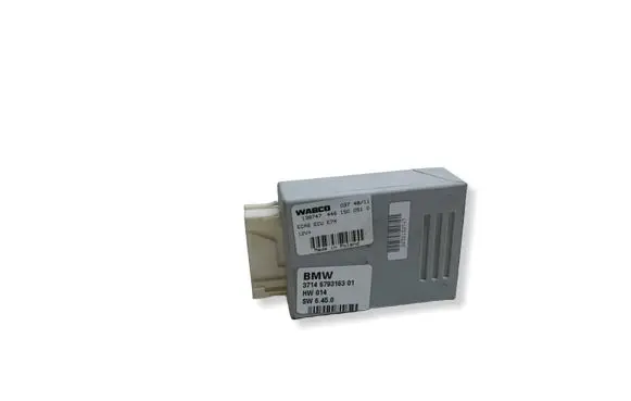 BMW X5 E70 Air suspension control unit module (rear) 6793163 37146793163