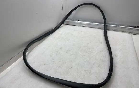 Tesla Model Y Front door rubber seal 149767300D 149767400D
