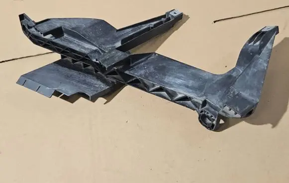 BMW X3 E83 Headlight/headlamp mounting bracket 63126939199 1301073024