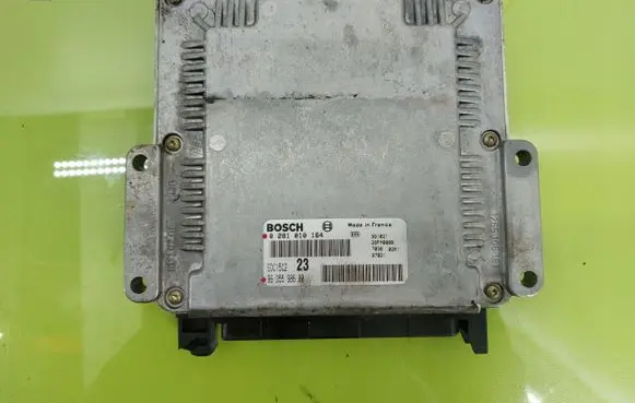 Citroen Xantia Engine control unit/module 0281010164