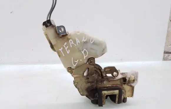 Nissan Terrano Rear door lock