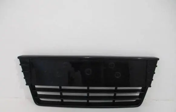 Ford Focus Front bumper lower grill BM5117K945E