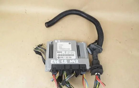 BMW 3 E46 Engine control unit/module 0261209005 7523838