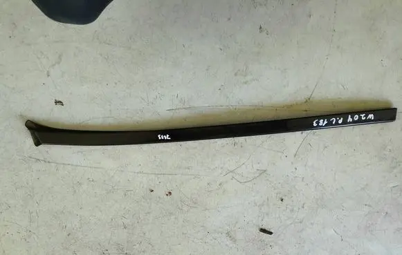Mercedes-Benz C W204 Door glass rail