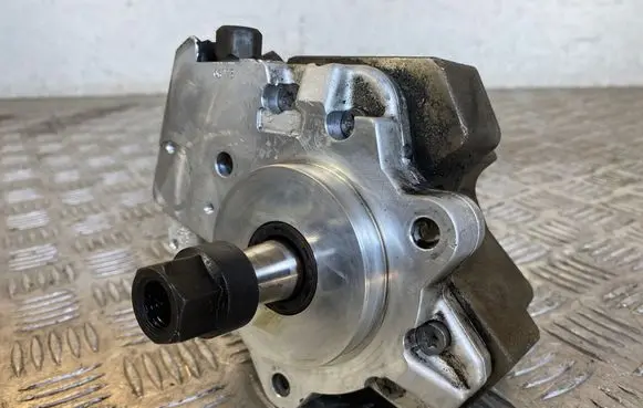 BMW 3 E90 E91 Fuel injection high pressure pump 7788670 0445010045