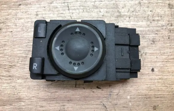 Volkswagen PASSAT B5.5 Wing mirror switch 3B1959565B