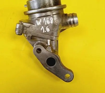 Mercedes-Benz A W168 EGR valve A0021404460