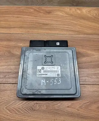 Volkswagen Golf VI Engine control unit/module 03F906070 SM0S1010