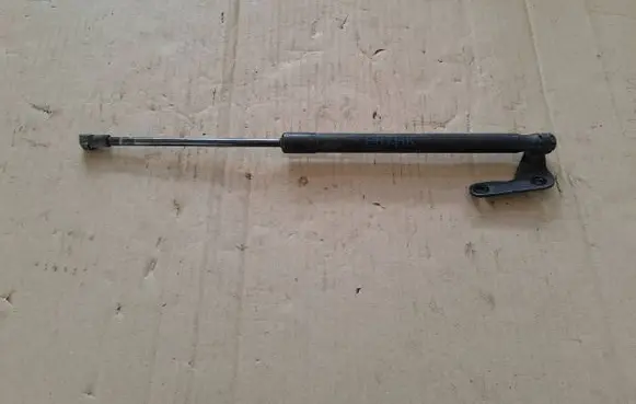 BMW 1 E81 E87 Tailgate strut 