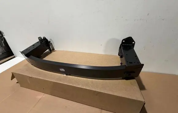 Volvo XC40 Front bumper cross member 32377486