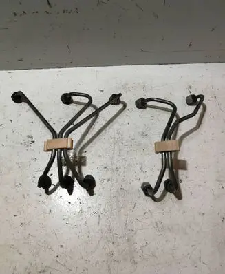Volvo XC90 Fuel injector supply line/pipe 