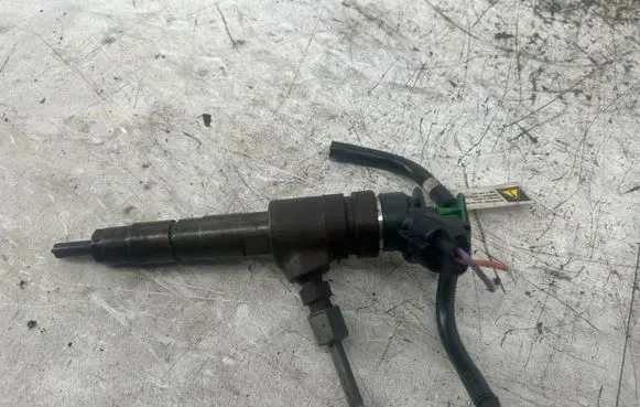 Ford Fiesta Fuel injector 0445110340