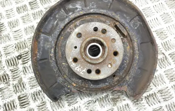 Mercedes-Benz ML W164 Rear wheel hub