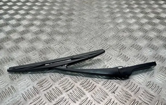 BMW 2 F46 Rear wiper blade arm 7348562