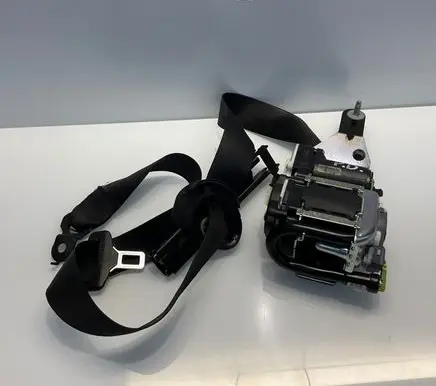 Mercedes-Benz E W212 Front seatbelt A2128600886 2128600886