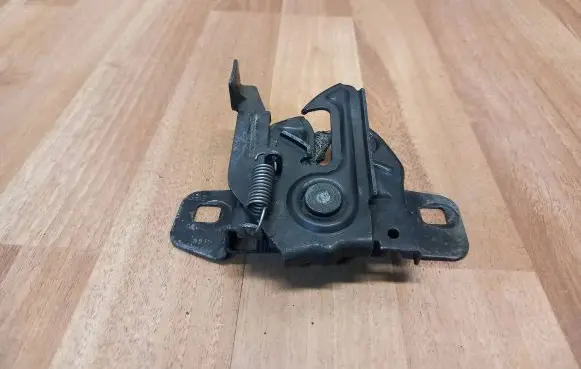 Jeep Cherokee III KJ Engine bonnet/hood lock/catch 55176926AC 926