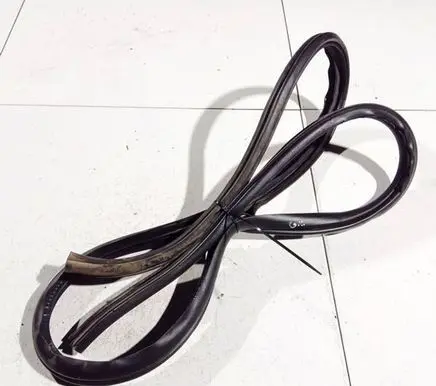 Mazda 3 I Rubber seal rear door 