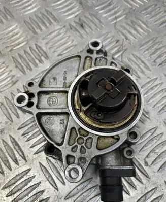 BMW 1 E81 E87 Vacuum pump 0313337124