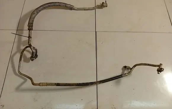 Air conditioning (A/C) pipe/hose