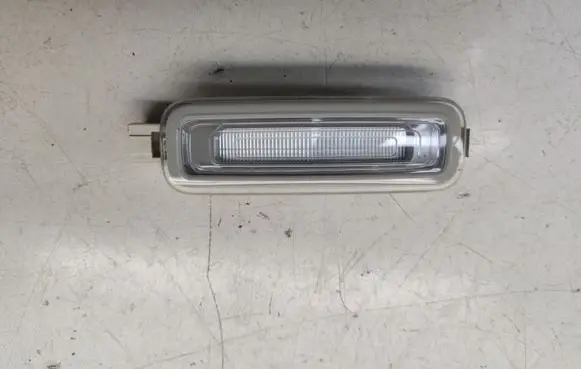 Audi Q7 4M Front door interior light 4M0947105