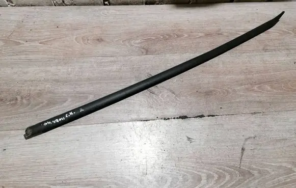 Volvo V70 Front door glass trim molding 
