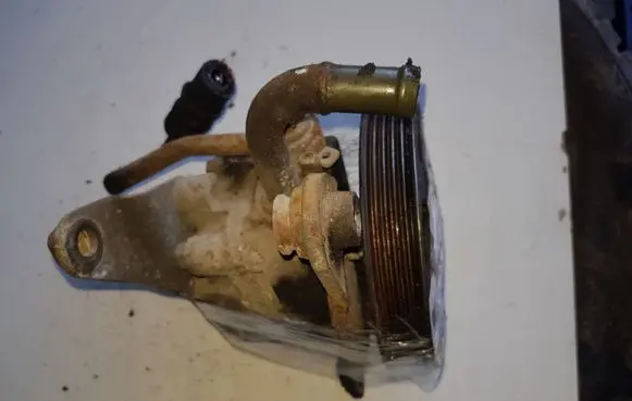 Mazda Premacy Power steering pump