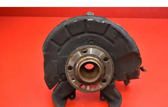 Skoda Fabia Mk2 (5J) Front wheel hub spindle knuckle
