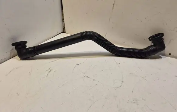 Audi A4 S4 B6 8E 8H Breather hose/pipe 8E0133889A