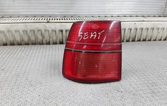 Seat Toledo I (1L) Rear/tail lights 1L0945095E