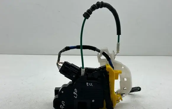 Hyundai i30 Front door lock 