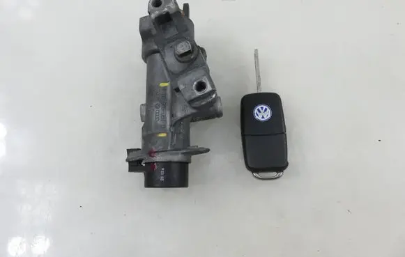 Volkswagen PASSAT B5.5 Ignition lock 4B0905851B