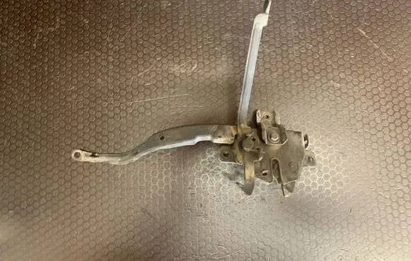 Hyundai Terracan Engine bonnet/hood lock/catch 