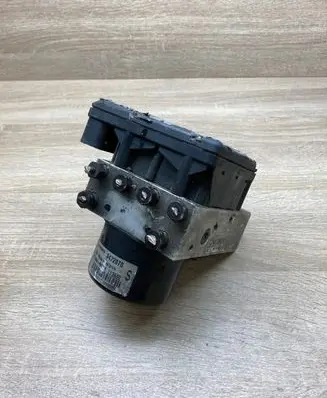 Volvo S70 V70 V70 XC ABS Pump 9472971 9472970