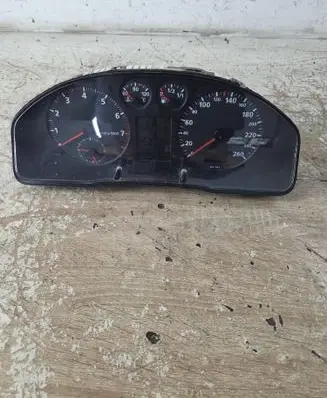 Audi A4 S4 B5 8D Speedometer (instrument cluster) 88311225