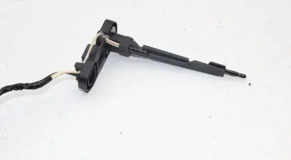 Nissan Leaf I (ZE0) Oil temperature sensor T1021646Q
