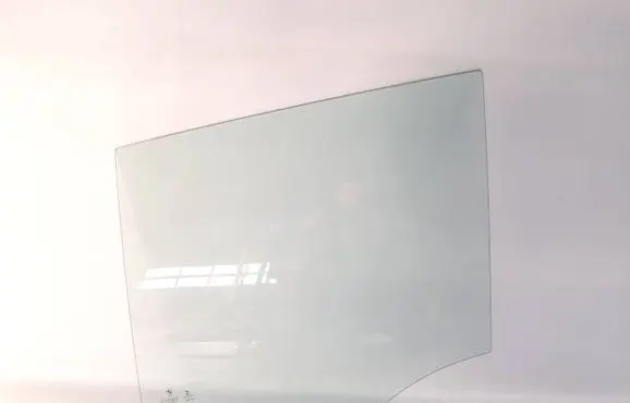 BMW 2 F46 Rear door window glass 