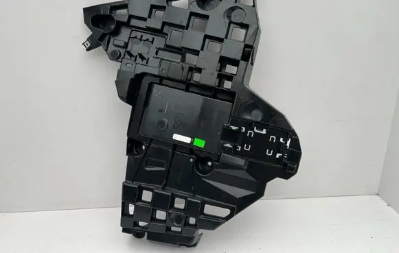BMW X5 G05 Rear bumper mounting bracket 8085645