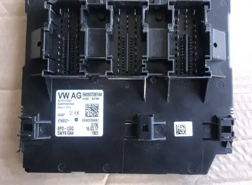 Volkswagen Caddy Door central lock control unit/module 5K0937087AK