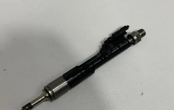 BMW 4 F32 F33 Fuel injector 7639994