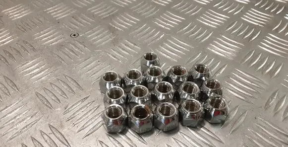 Toyota Corolla Verso E121 Nuts/bolts 