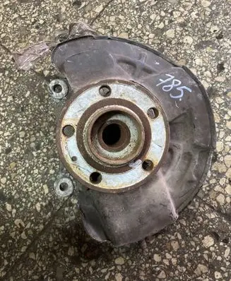 Volvo V70 Front wheel hub